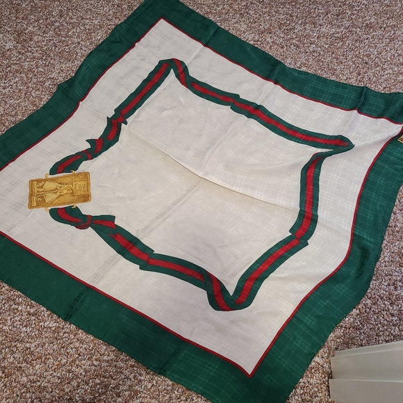 Burberrys Scarf - Picture 2 of 5